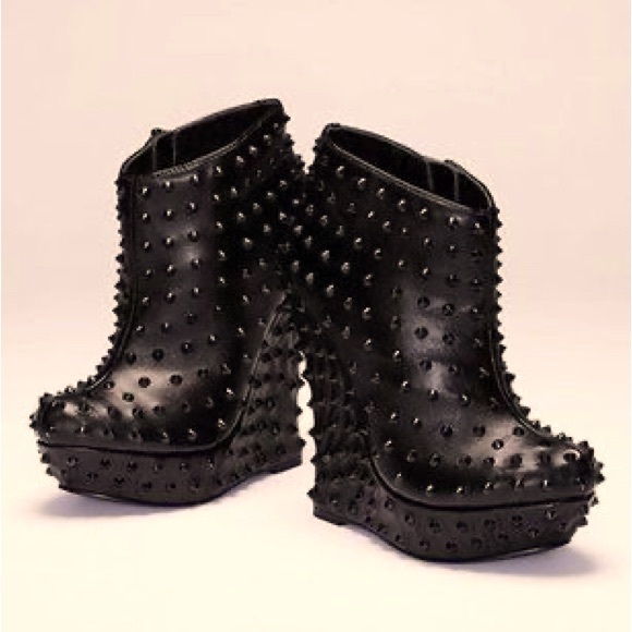 Goth Punk Studded Metallic Wedges - 8 - Picture 5 of 8